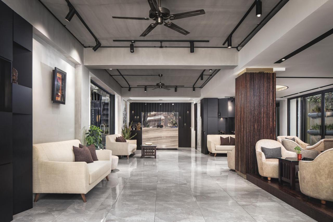 King Grand Boutique Hotel Phnom-Penh Buitenkant foto