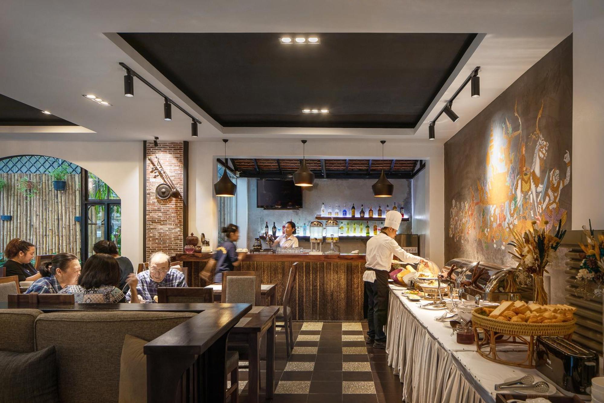 King Grand Boutique Hotel Phnom-Penh Buitenkant foto