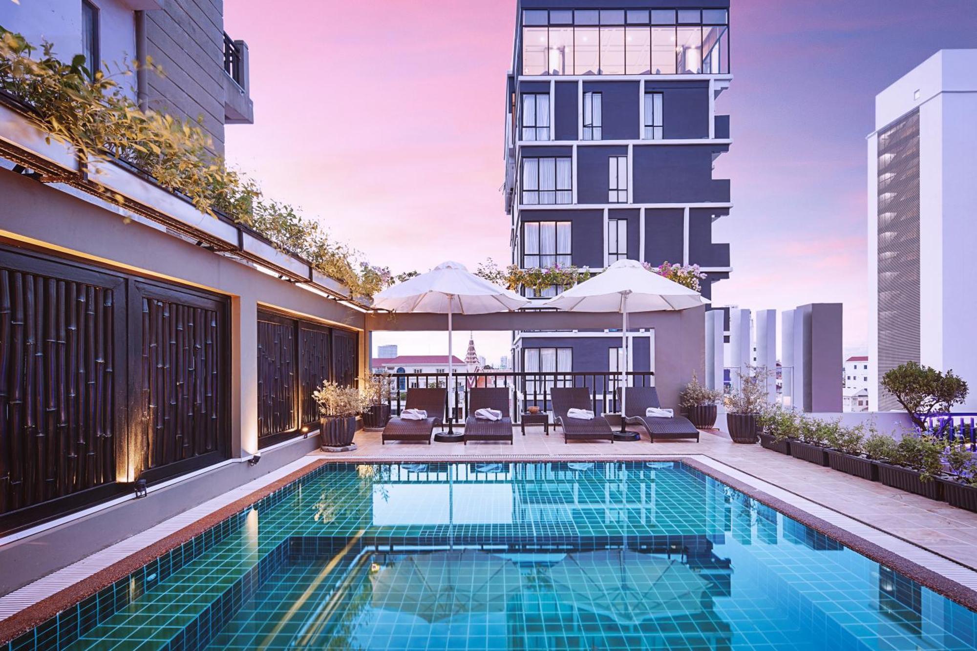 King Grand Boutique Hotel Phnom-Penh Buitenkant foto